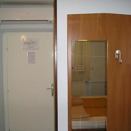 Hotel Kraljevica Отель 2*
