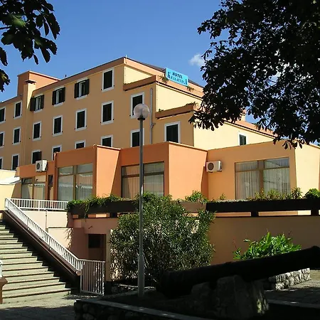Hotel Kraljevica 2*