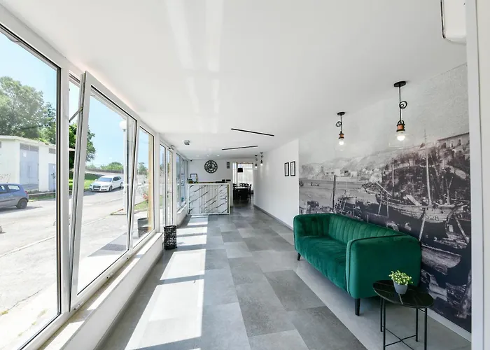 Hotel Kraljevica Otel 2*